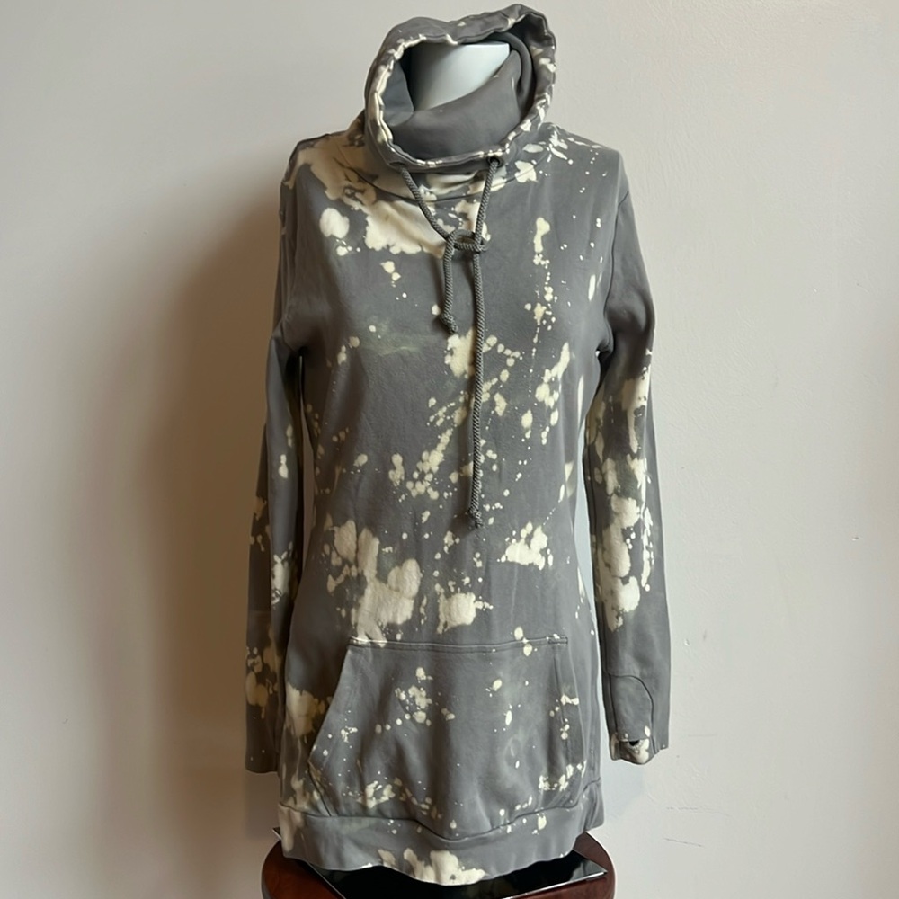 Lily & Lottie sweatshirt tie dyewith kangaroo pocket